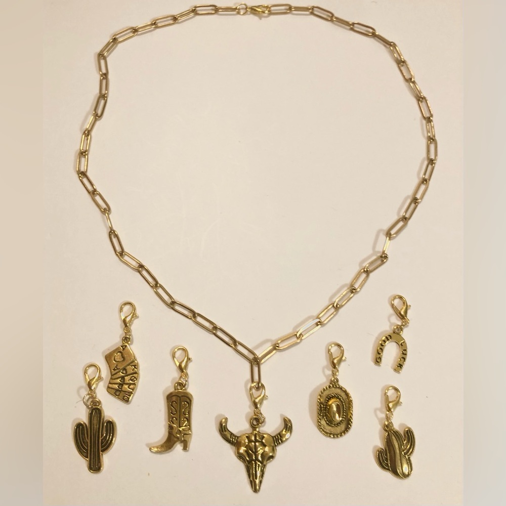 🤠♥️New Gold-Tone Cowgirl/Western Themed Removable Charm Paperclip Style Necklace